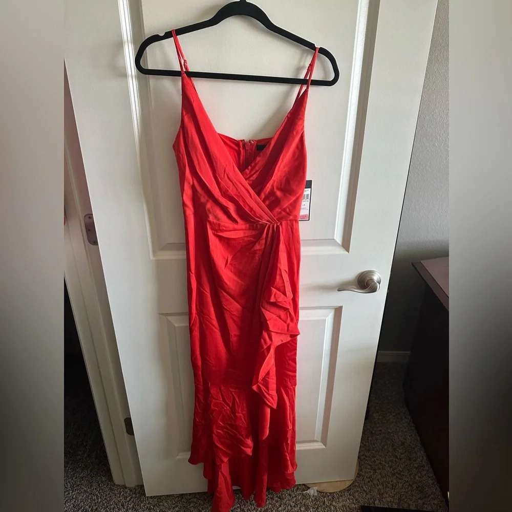 NWT BCBGMAXAZRIA Faux Wrap Ruched Ruffle Dress Size 6 - Picture 2 of 8